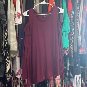 L DKNY jeans cold shoulder top